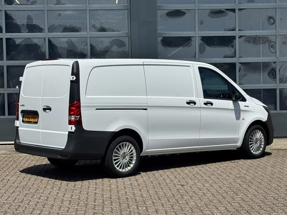 Mercedes-Benz Vito 112 L2 66 kWh uit 2026, foto 2