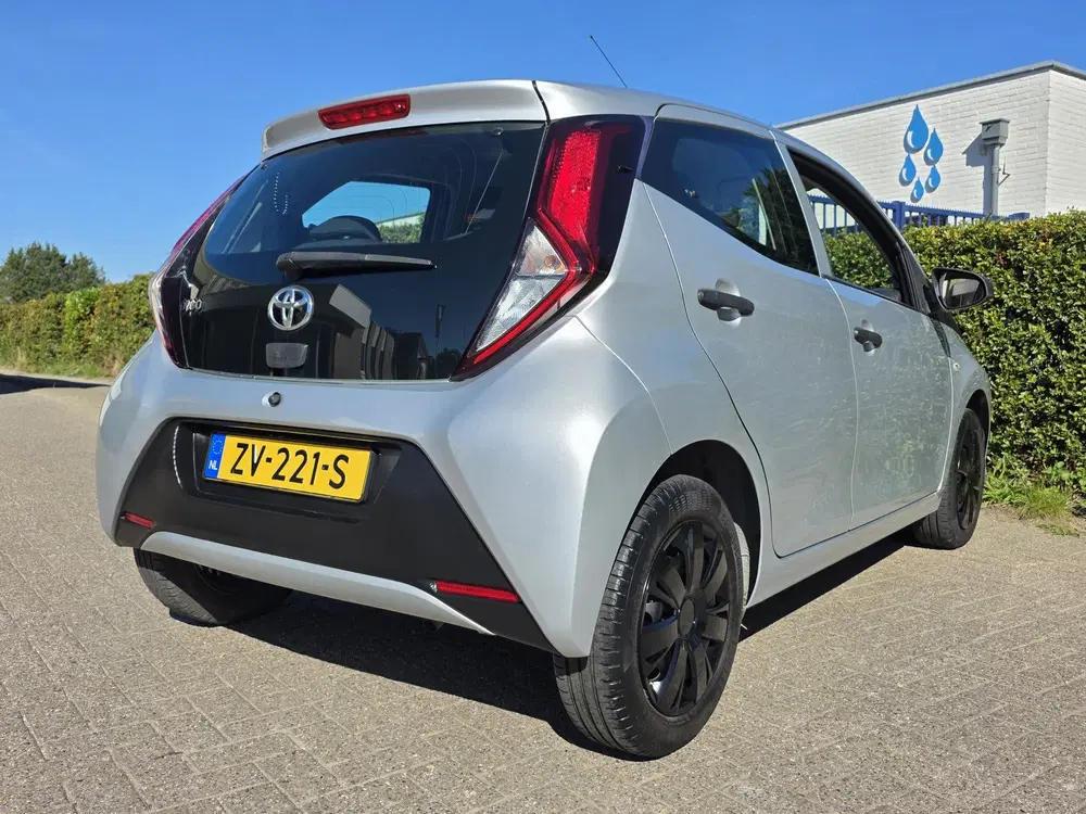 Toyota Aygo 1.0 VVT-i x-Fun uit 2019, foto 11