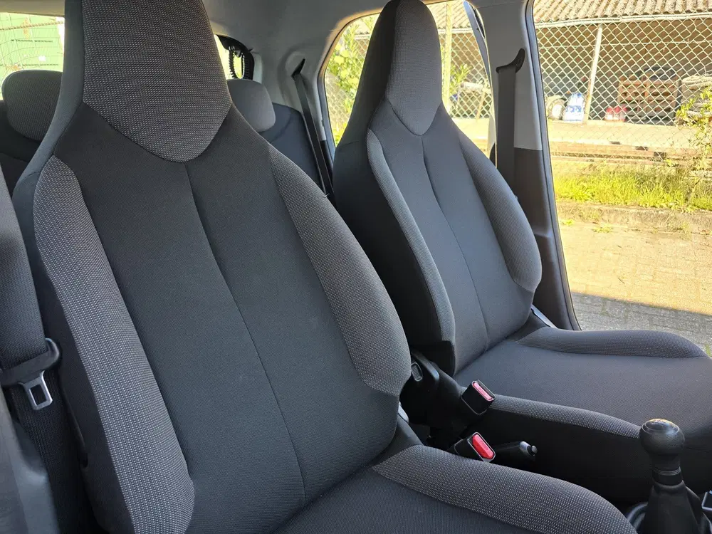 Toyota Aygo 1.0 VVT-i x-Fun uit 2019, foto 14