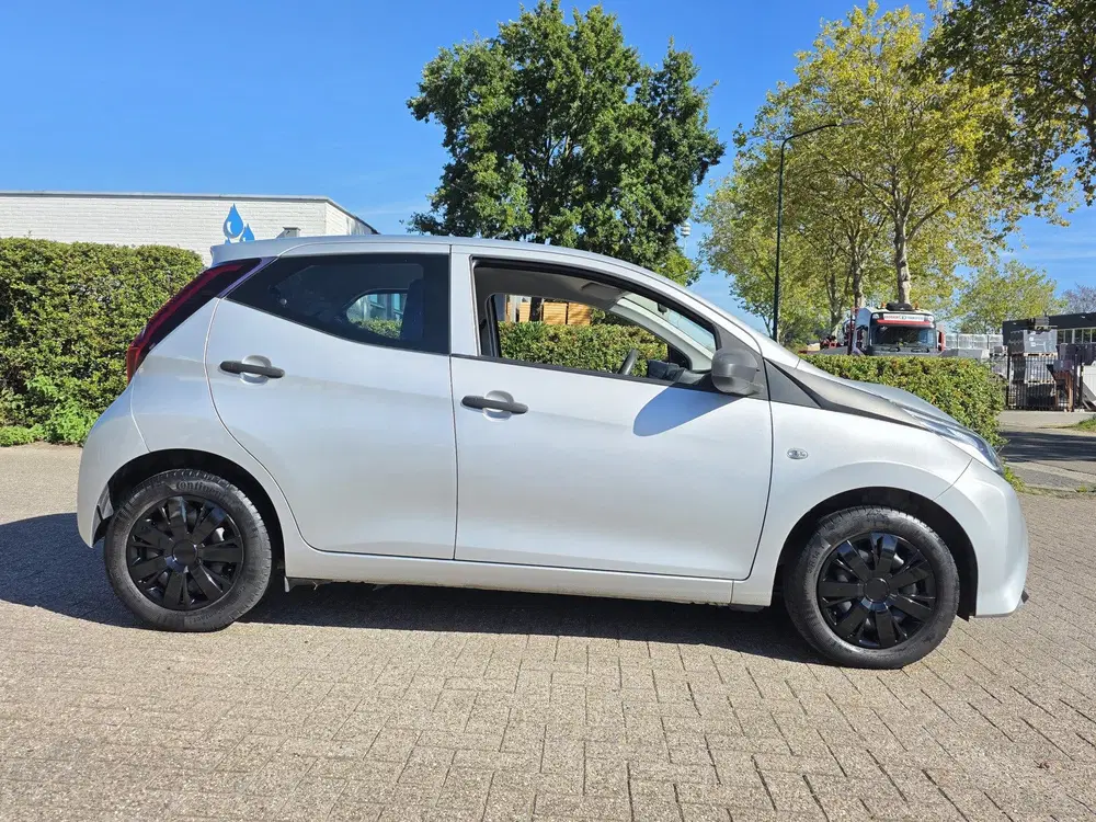 Toyota Aygo 1.0 VVT-i x-Fun uit 2019, foto 7