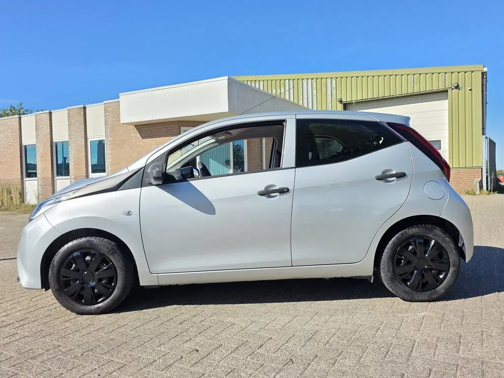 Toyota Aygo 1.0 VVT-i x-Fun uit 2019, foto 8