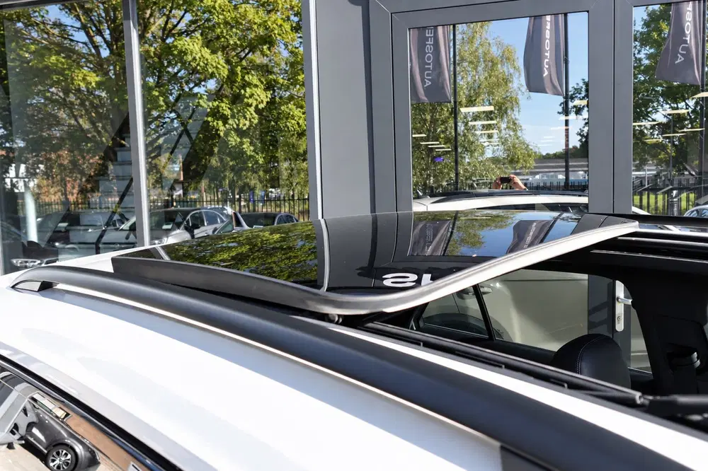 Volkswagen T-Roc 1.5 TSI R-Line PANO BEATS ASCOT GREY VOL uit 2022, foto 6