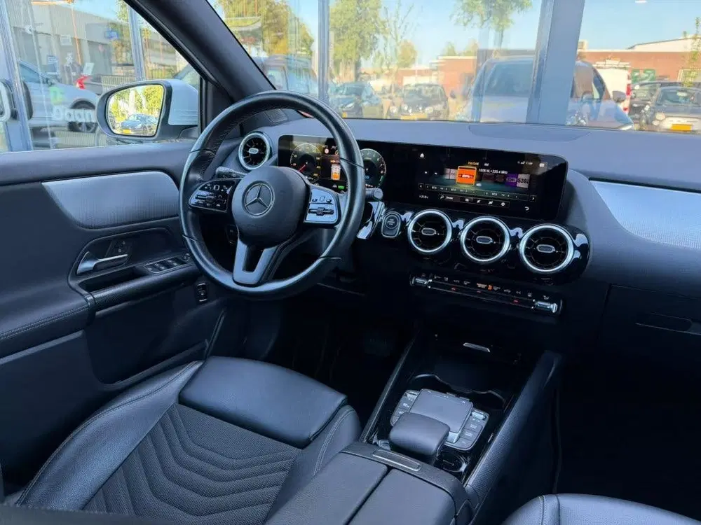Mercedes-Benz GLA GLA 250 e Luxury Line uit 2023, foto 14