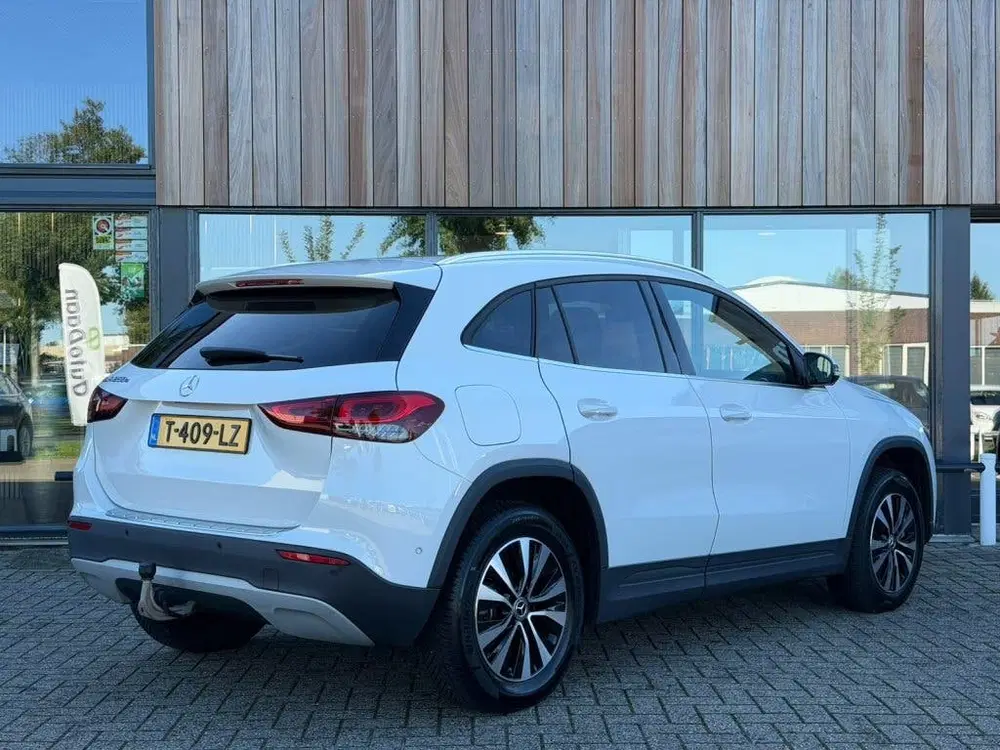Mercedes-Benz GLA GLA 250 e Luxury Line uit 2023, foto 3