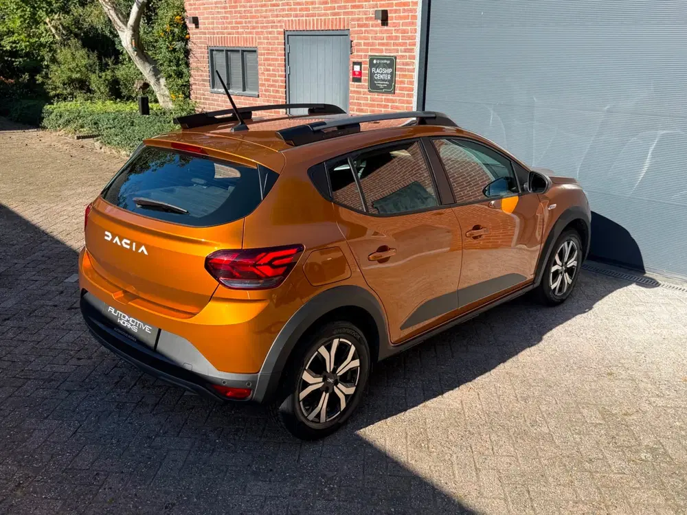 Dacia Sandero 1.0 TCe 100 ECO-G Expression+ l Weinig uit 2023, foto 2
