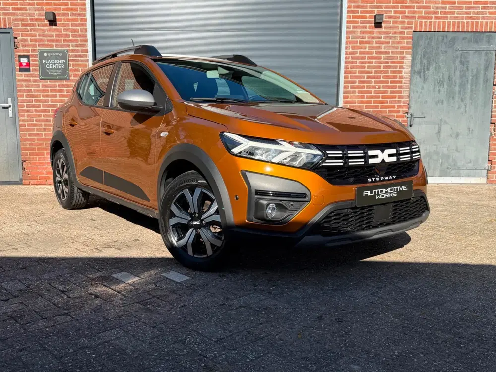 Dacia Sandero 1.0 TCe 100 ECO-G Expression+ l Weinig uit 2023, foto 4