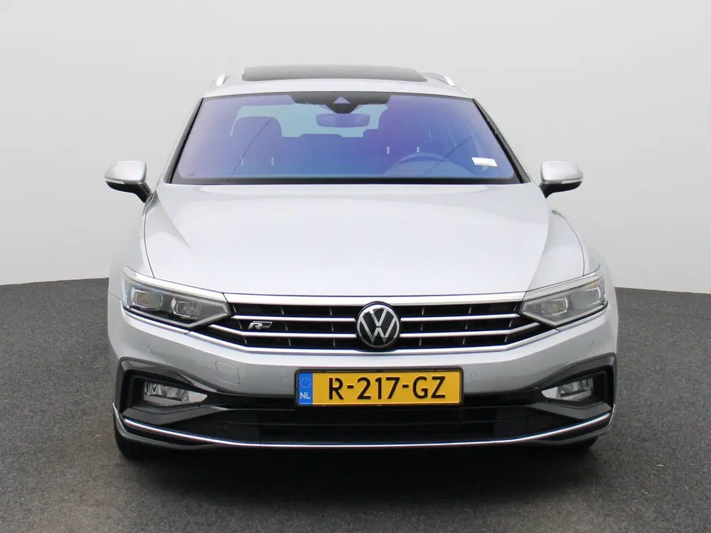 Volkswagen Passat 1.5 TSI R-Line Business + uit 2022, foto 3