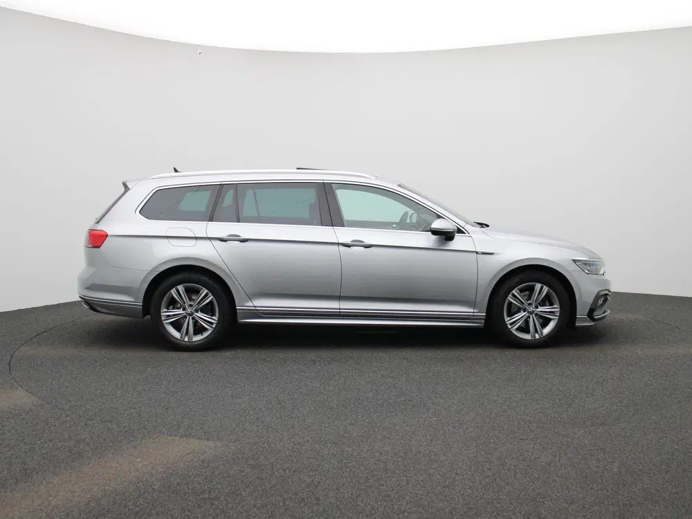 Volkswagen Passat 1.5 TSI R-Line Business + uit 2022, foto 6