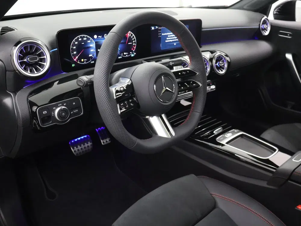 Mercedes-Benz A-Klasse 250e Business Solution AMG Apple Carp uit 2026, foto 7