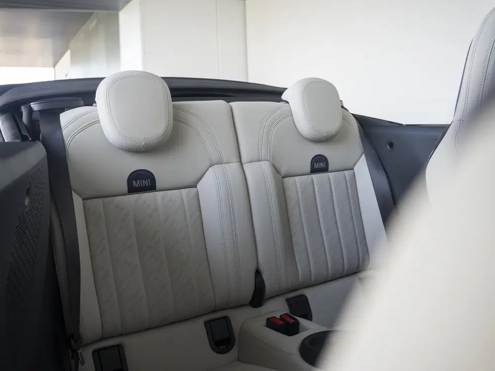 Mini Cabrio Cooper C Favoured XL-pakket uit 2026, foto 13
