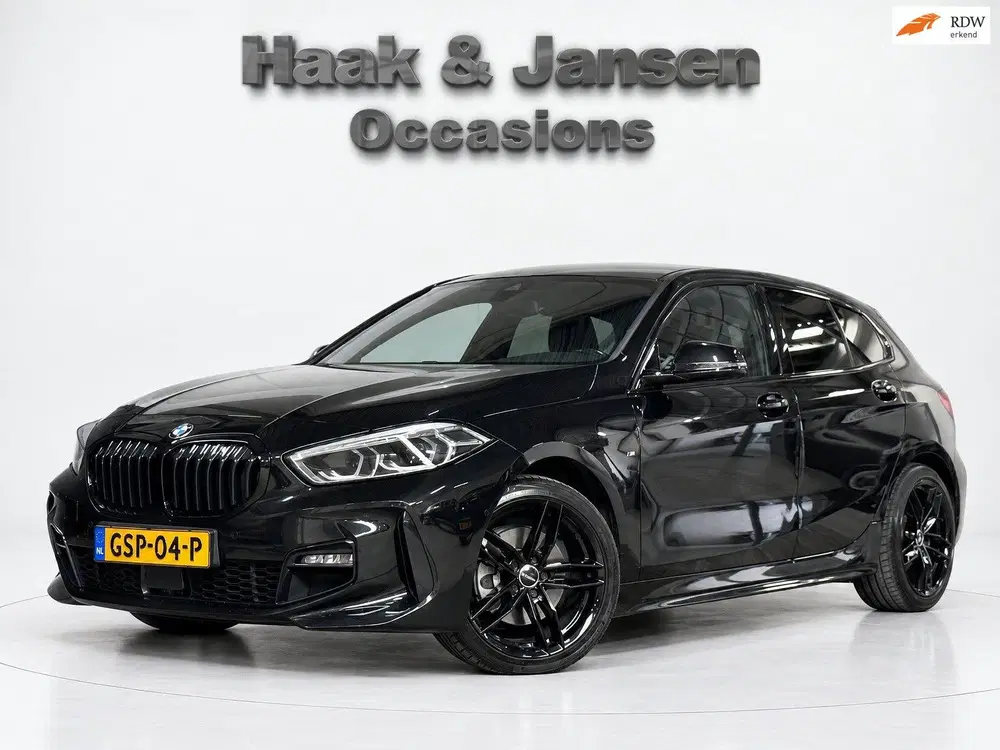BMW 1-serie 118i Executive uit 2022