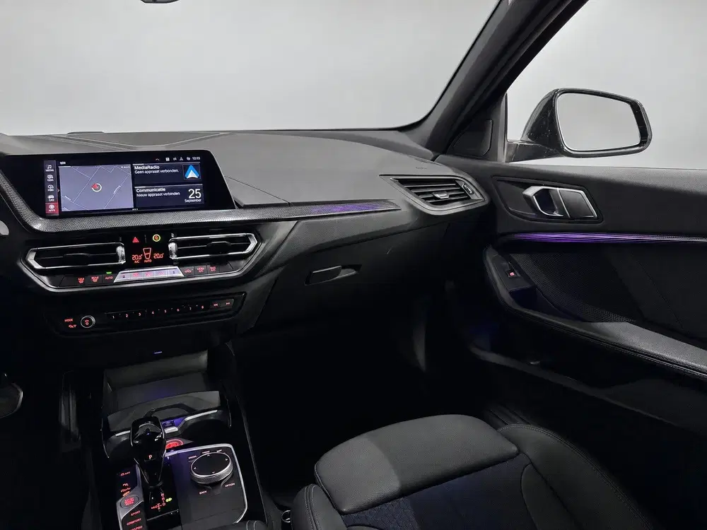 BMW 1-serie 118i Executive uit 2022, foto 12