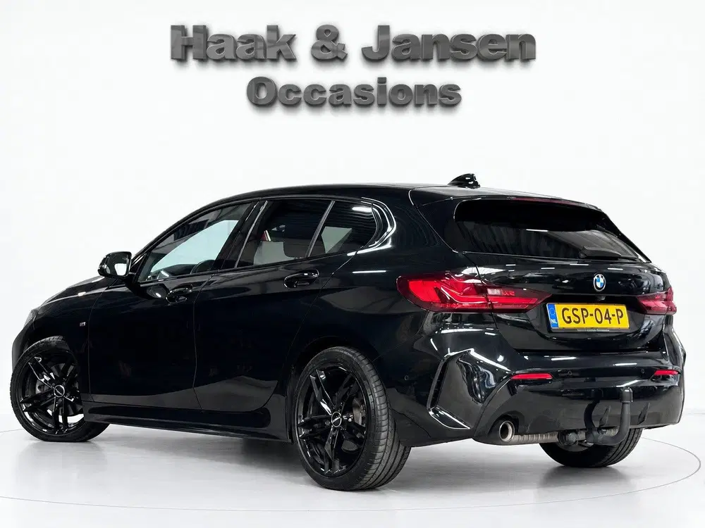 BMW 1-serie 118i Executive uit 2022, foto 3