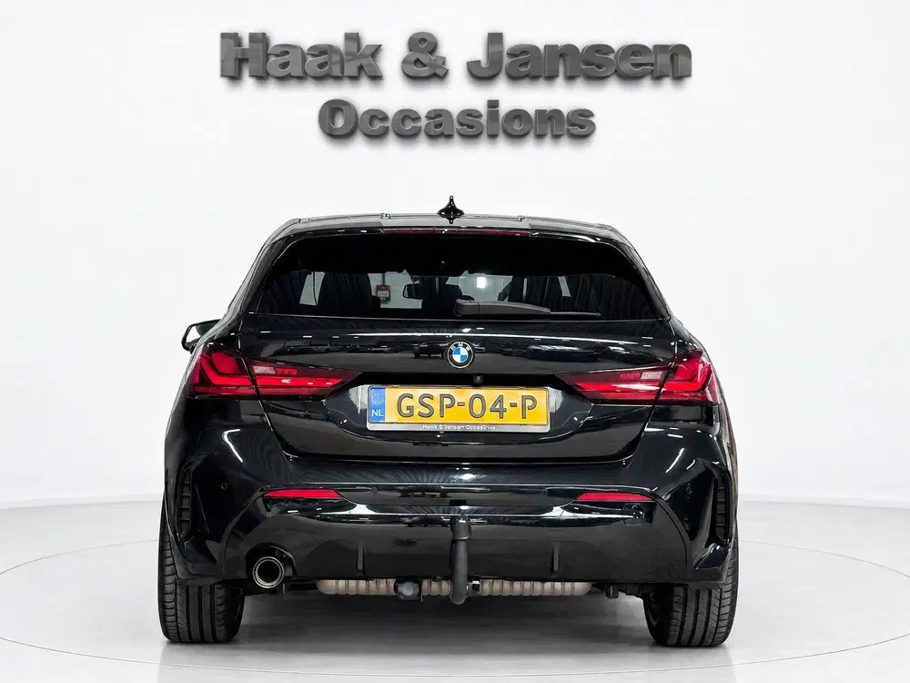 BMW 1-serie 118i Executive uit 2022, foto 6