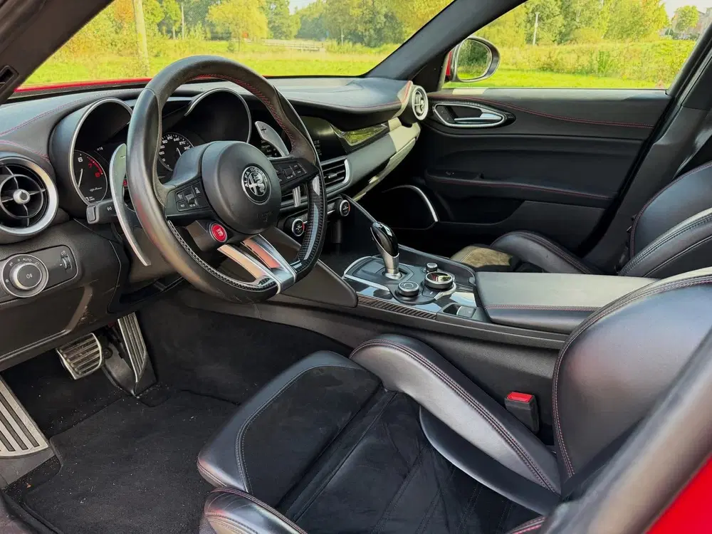 Alfa Romeo Giulia 2.9 V6 Quadrifoglio uit 2019, foto 2