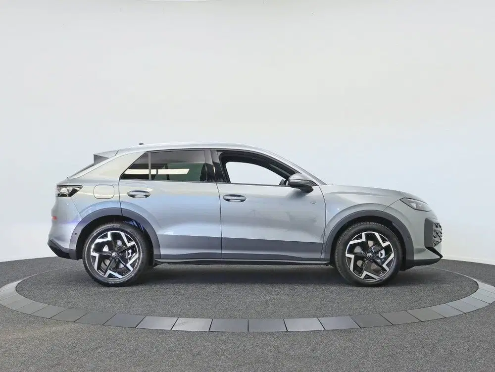 Volkswagen T-Roc 1.5 eTSI R-Line uit 2026, foto 13