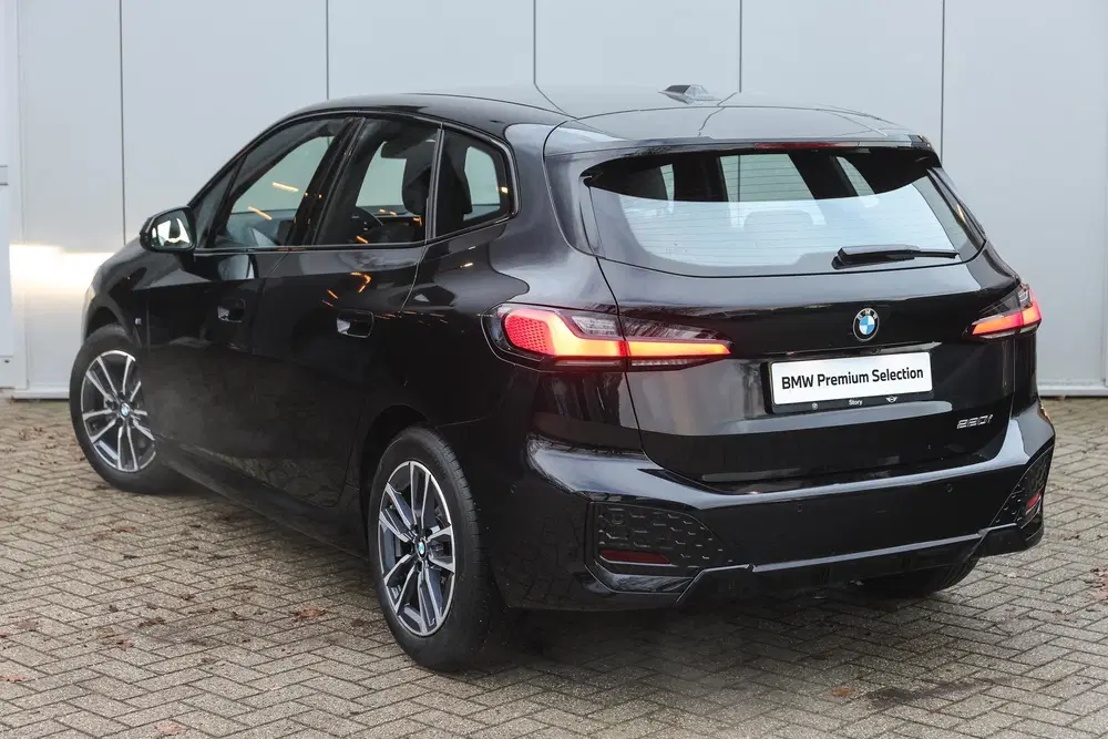 BMW 2-serie Active Tourer 220i M Sport Automaat uit 2025, foto 2