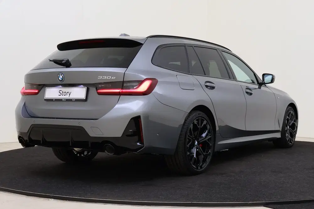BMW 3-serie 330e M Sport Automaat uit 2026, foto 2