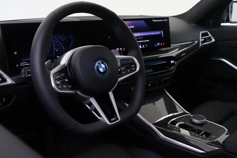 BMW 3-serie 330e M Sport Automaat uit 2026, foto 3