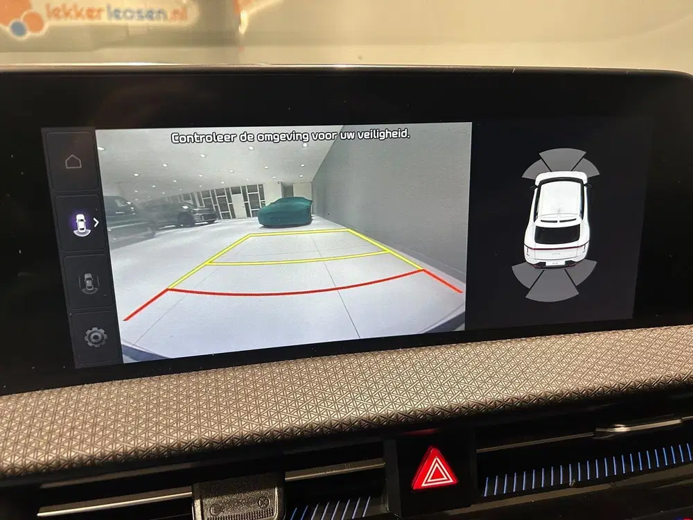 Kia EV6 77 uit 2023, foto 12