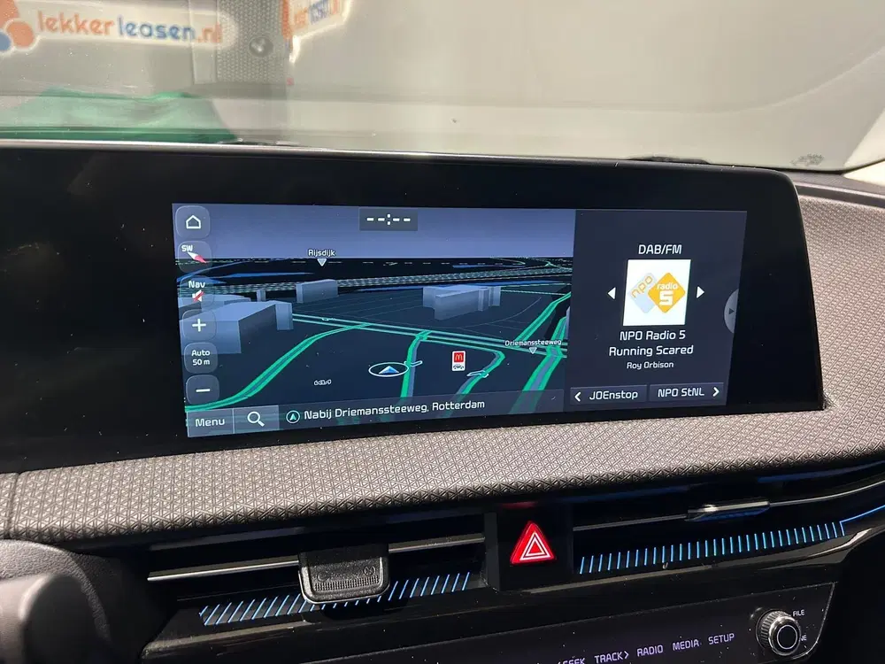 Kia EV6 77 uit 2023, foto 13