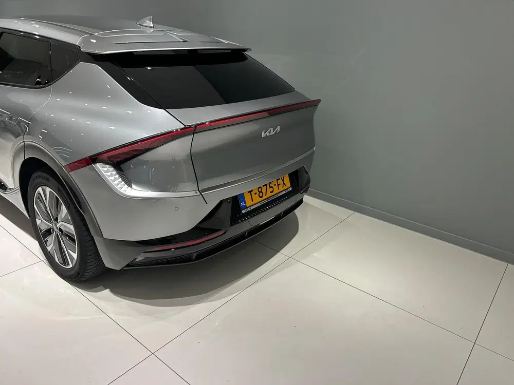 Kia EV6 77 uit 2023, foto 3