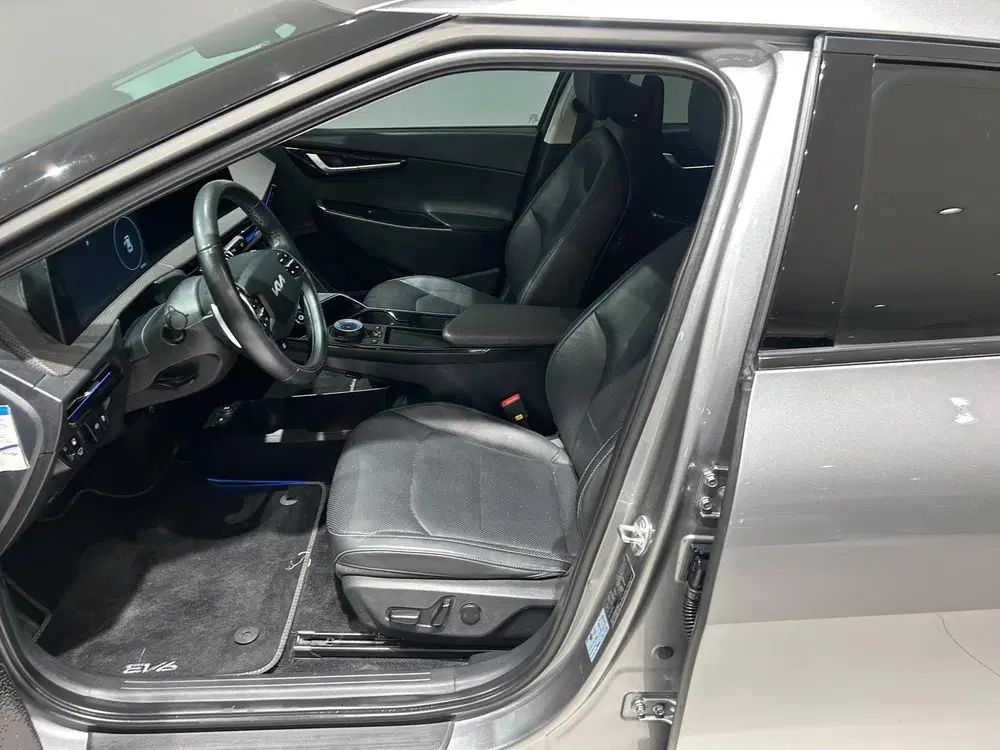 Kia EV6 77 uit 2023, foto 6