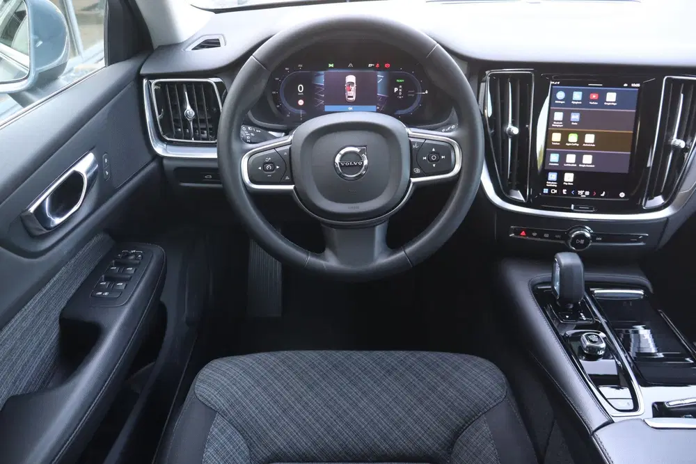 Volvo V60 2.0 T6 Plug-in hybrid AWD Core Bright uit 2023, foto 5