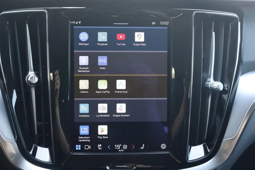 Volvo V60 2.0 T6 Plug-in hybrid AWD Core Bright uit 2023, foto 9