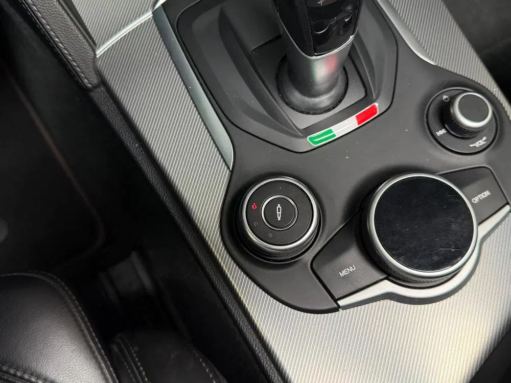 Alfa Romeo Stelvio 2.0 T AWD B-Tech uit 2019, foto 15