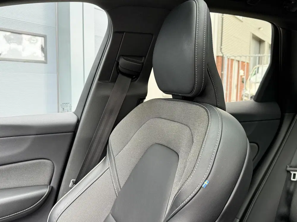 Volvo XC60 T8 Plug-in AWD Ultimate Dark uit 2023, foto 11