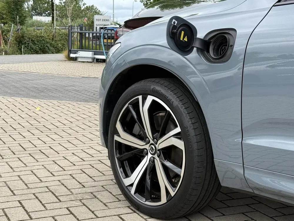 Volvo XC60 T8 Plug-in AWD Ultimate Dark uit 2023, foto 13