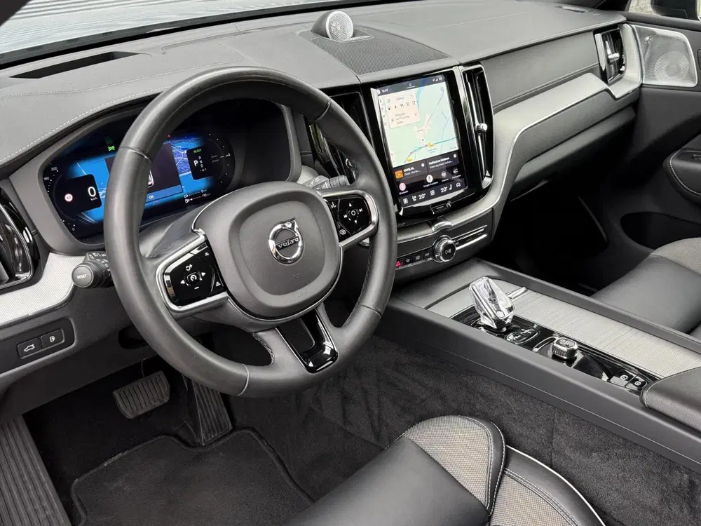 Volvo XC60 T8 Plug-in AWD Ultimate Dark uit 2023, foto 8