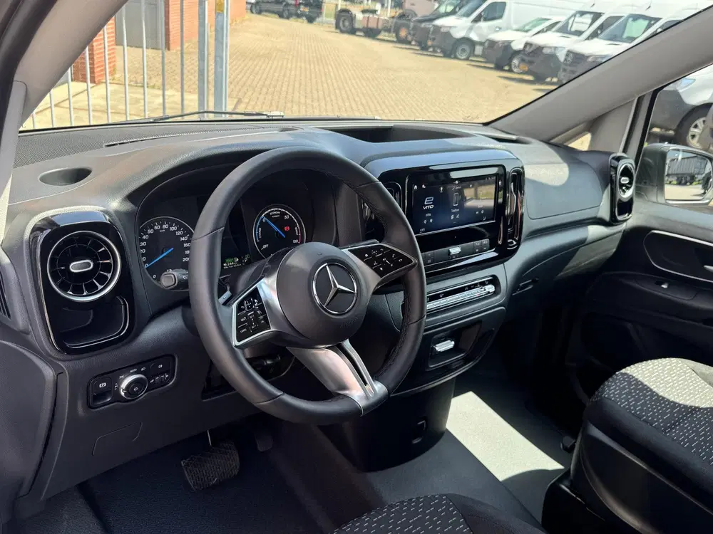Mercedes-Benz Vito 112 L2 66 kWh uit 2026, foto 4