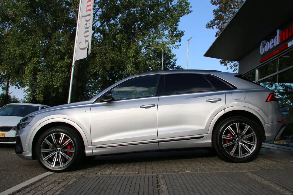 Audi Q8 55 TFSI e quattro S-LINE PANO-DAK BTW-AUTO uit 2022, foto 8