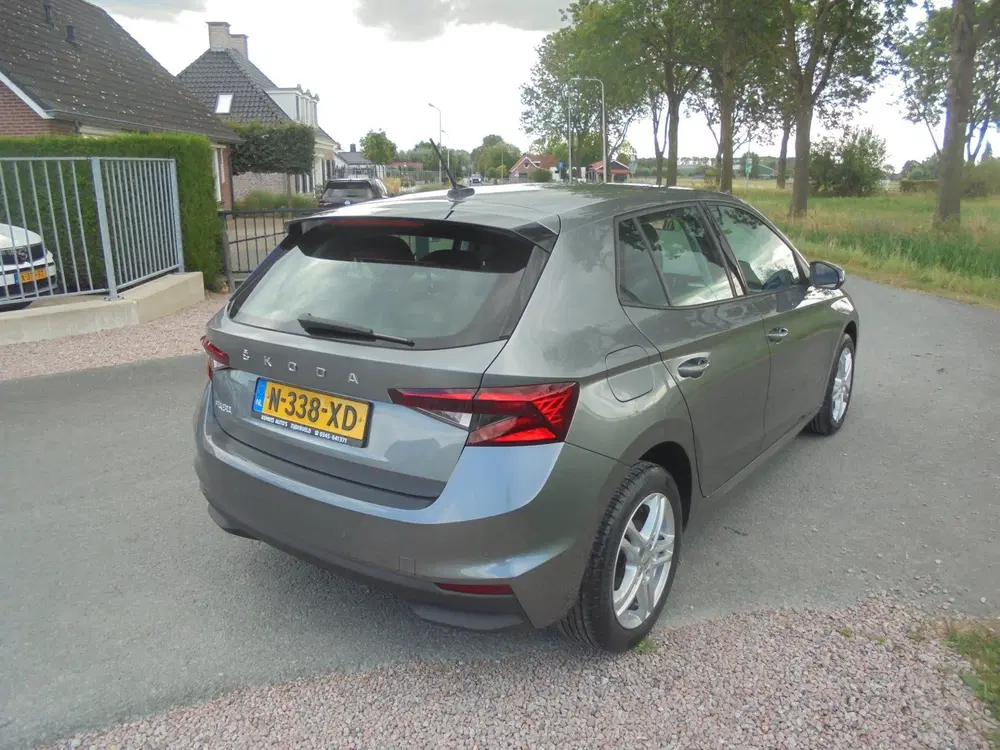 Skoda Fabia Skoda Fabia 1.0 benzine 5 deurs Automaat a uit 2022, foto 3