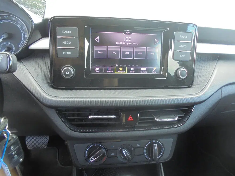 Skoda Fabia Skoda Fabia 1.0 benzine 5 deurs Automaat a uit 2022, foto 6