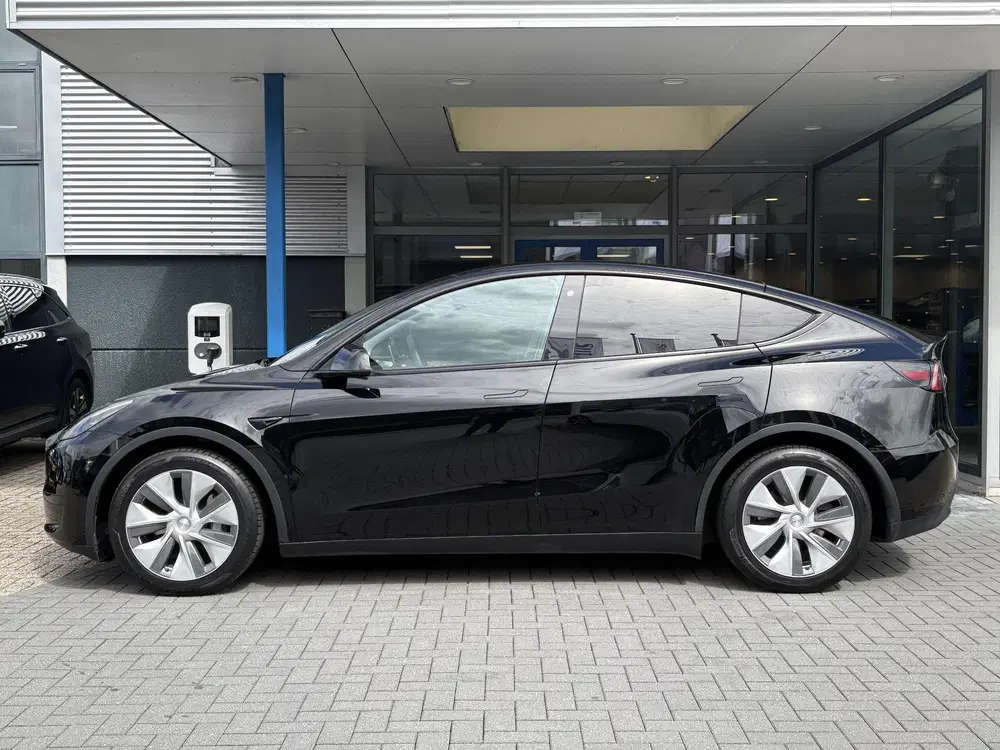 Tesla Model Y RWD 58 kWh uit 2023, foto 12