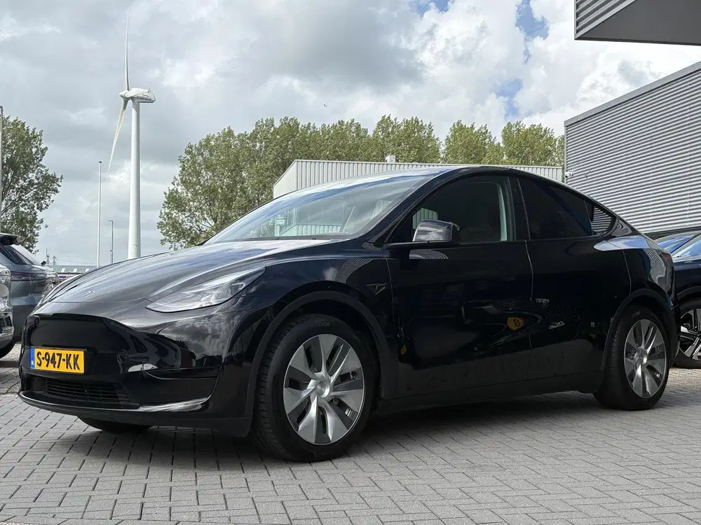 Tesla Model Y RWD 58 kWh uit 2023, foto 3