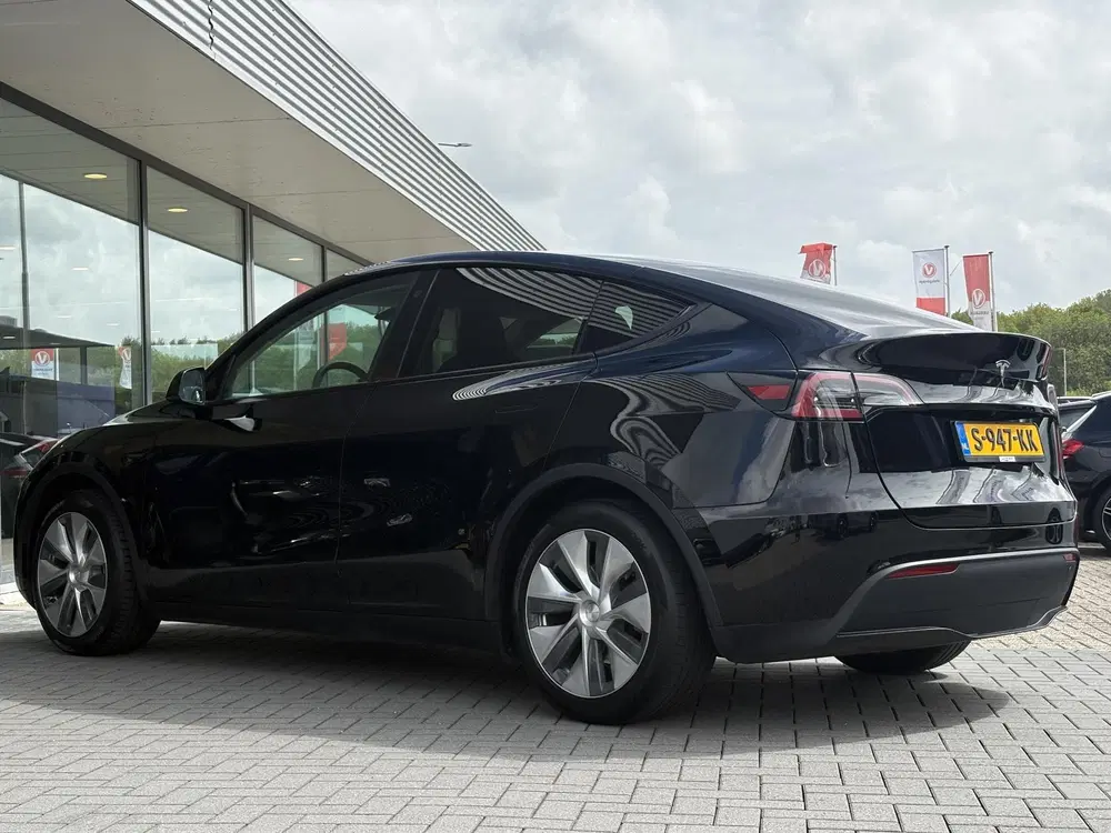 Tesla Model Y RWD 58 kWh uit 2023, foto 7