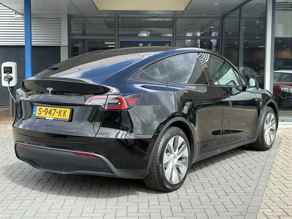 Tesla Model Y RWD 58 kWh uit 2023, foto 9