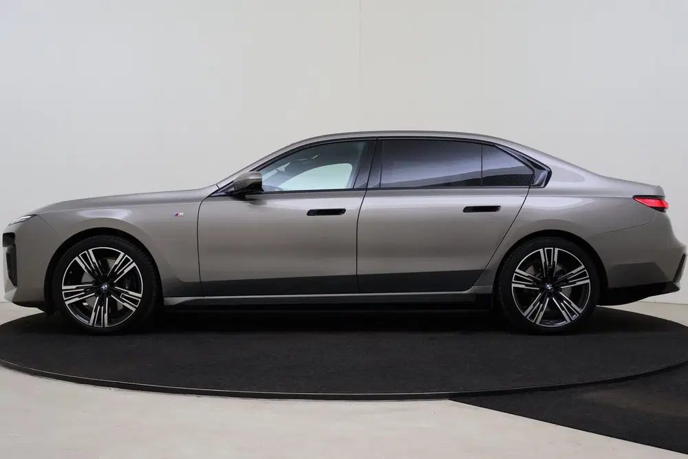 BMW i7 eDrive50 High Executive M Sport uit 2024, foto 14