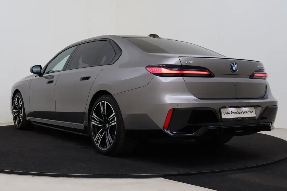 BMW i7 eDrive50 High Executive M Sport uit 2024, foto 15