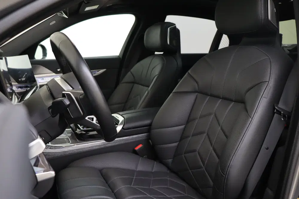 BMW i7 eDrive50 High Executive M Sport uit 2024, foto 8