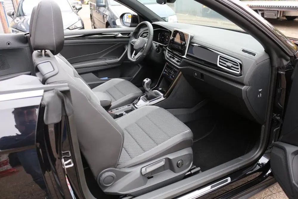 Volkswagen T-Roc VW T-ROC CABRIO R-LINE 1.5 TSI 150 PK DSG uit 2022, foto 10