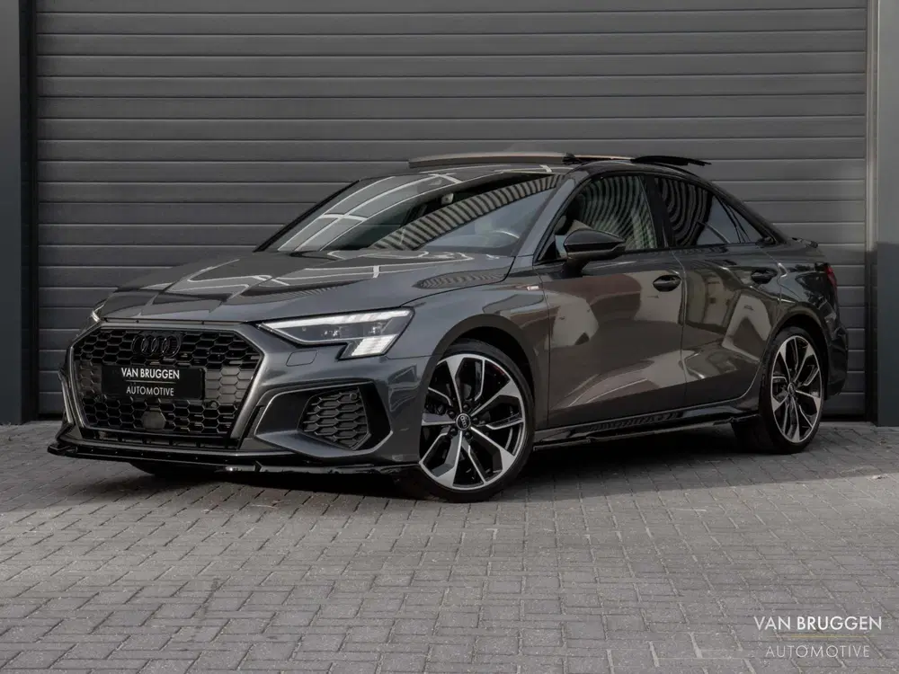 Audi A3 35 TFSI S-Line Pano B&O RS-Stoelen Sfeer C uit 2023