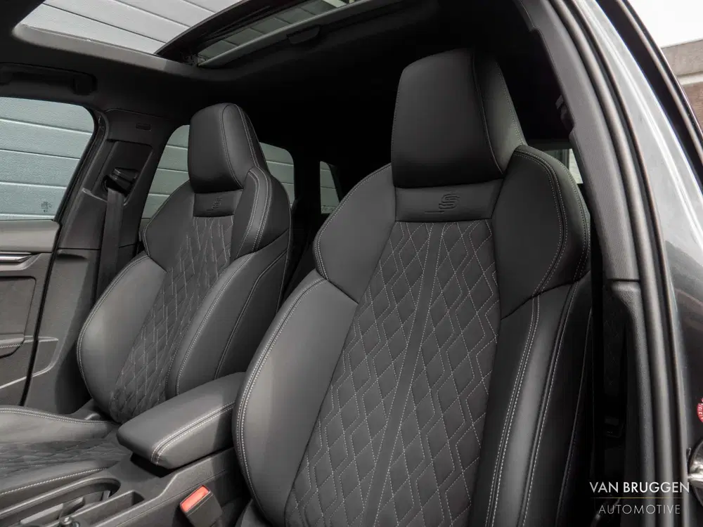 Audi A3 35 TFSI S-Line Pano B&O RS-Stoelen Sfeer C uit 2023, foto 2
