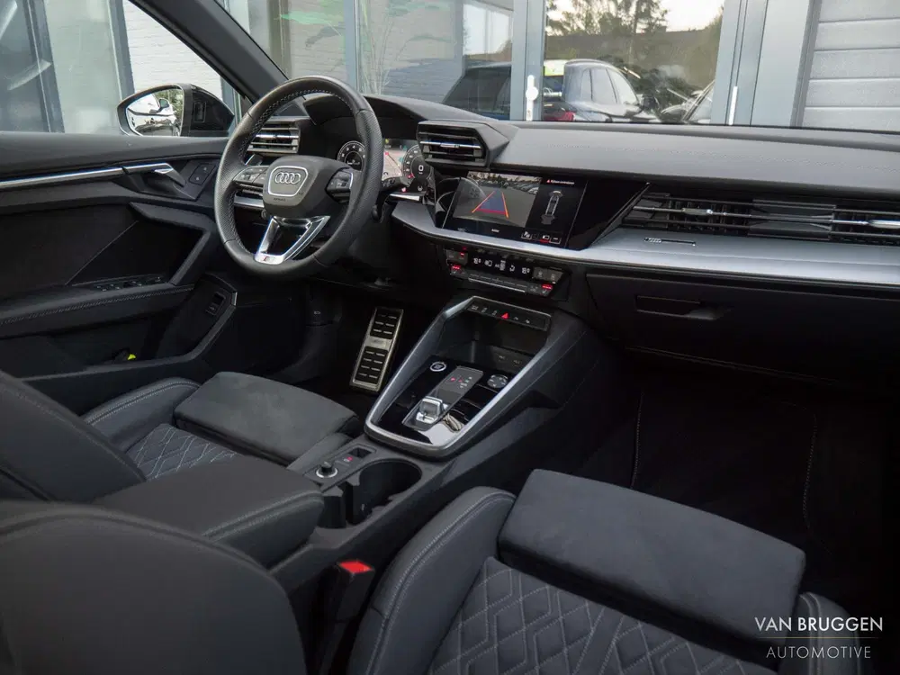 Audi A3 35 TFSI S-Line Pano B&O RS-Stoelen Sfeer C uit 2023, foto 5