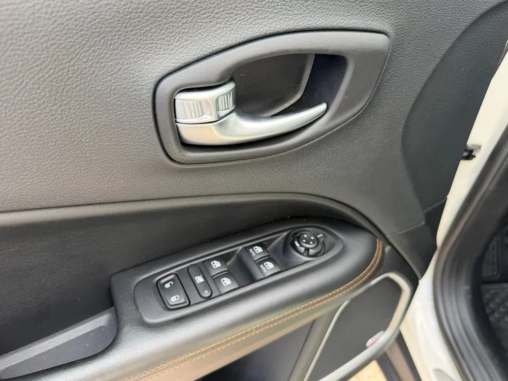 Jeep Compass 1.4 170PK Limited 4x4 Automaat Panodak uit 2019, foto 14