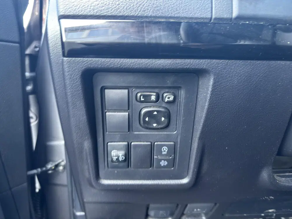 Toyota Land Cruiser 2.8 D-4D Challenger VAN Grijs kenteken 3 uit 2022, foto 12